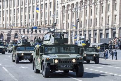 Андрей Таран - По центру Киева идет боевая техника, а у станции метро "Льва Толстого" "приземлился" турецкий беспилотник - kp.ua - Украина - Киев