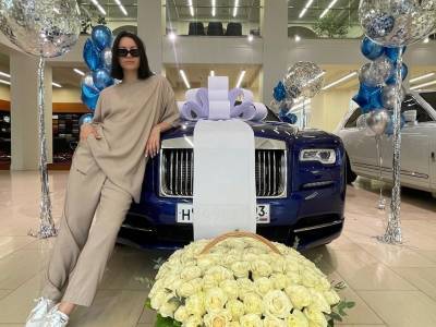 Ида Галич - Ида Галич купила новый Rolls-Royce за 25 миллионов рублей - bloknot.ru