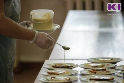 В Минобрнауки Коми рассказали, куда жаловаться на некачественное питание в школах - komiinform.ru - Россия - респ. Коми