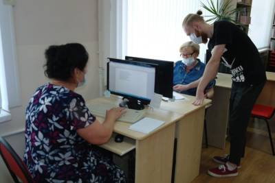 В Астрахани пенсионеров обучают компьютерной грамотности - ast.mk.ru - Астрахань