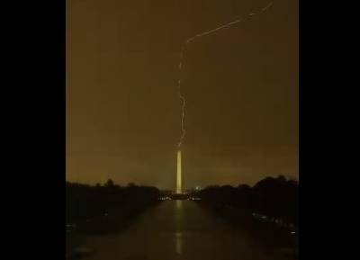 «Мифический знак»: в США молния ударила в легендарный монумент Вашингтона (ВИДЕО) - enovosty.com - США - Вашингтон - Афганистан