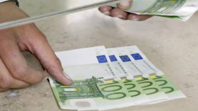 Мошенничество на €12 000: сотрудница банка спасла сбережения доверчивой пенсионерки - germania.one - Берлин