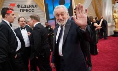 Роберт Де-Ниро - Роберт Де Ниро засветился на яхте в компании «сексапильной брюнетки» - fedpress.ru - Лос-Анджелес