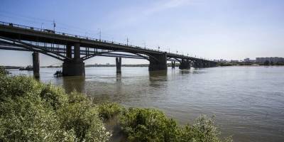 Анатолий Локоть - В 2021 году в Новосибирске начнется ремонт проезжей части Октябрьского моста - runews24.ru - Новосибирск