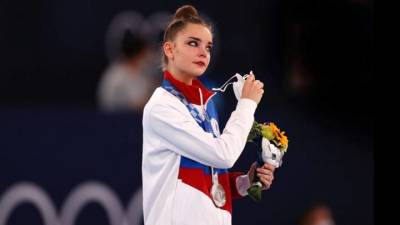 Лина Ашрам - Арина Аверин - Дина Аверин - Дина Аверина - Гимнастки Аверины решили принять участие в чемпионате мира в Японии - vm.ru - Россия - Япония