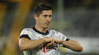 Роберт Левандовски - Sky Sports: Левандовски хочет покинуть «Баварию» до 2024 года - russian.rt.com - Германия