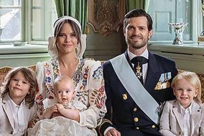 принцесса София - Принц Швеции Карл Филипп и принцесса София с детьми на крестинах младшего сына: новые фото - skuke.net - Швеция - Стокгольм - Новости