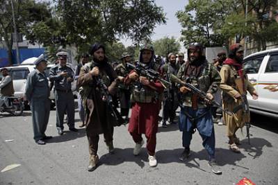 Талибы открыли стрельбу по толпе празднующих День независимости Афганистана - lenta.ru - Россия - Афганистан - Джелалабад
