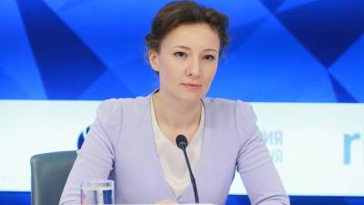 Анна Кузнецова - Анна Кузнецова: принудительной вакцинации школьников быть не должно - newizv.ru