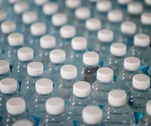 Бутилированная вода в тысячи раз вреднее водопроводной - goodnews.ua - Экология