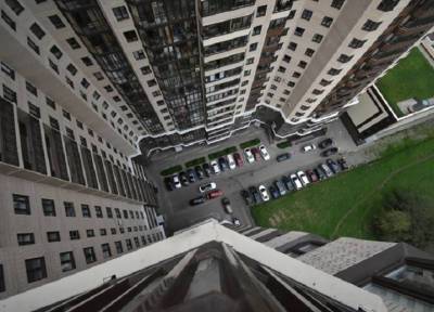 29-летняя москвичка два раза упала из окна 12 этажа и осталась жива - province.ru - Москва - Тверская обл.