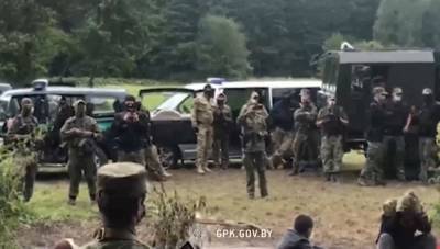 Не пропускают ни в одну из стран: пограничники Польши и Беларуси окружили группу мигрантов (видео) - sharij.net - Белоруссия - Польша - Минск