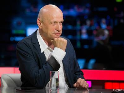 Виктор Янукович - Виталий Кличко - "Власть странным образом находит старые грабли и уверенно на них наступает". Рыбачук заявил, что у Кличко не смогут забрать полномочия главы КГГА - gordonua.com - Украина - Киев