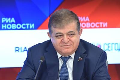 Владимир Зеленский - Владимир Джабаров - В России оценили заявление Зеленского о «радостном принятии» в Крыму - lenta.ru - Россия - Украина - Крым
