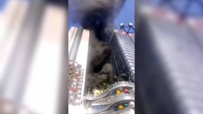 В Китае загорелась Сианьская башня международной торговли - iz.ru - Китай - Израиль - Сиань - Twitter