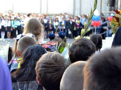 Владимир Путин - Антон Котяков - В России начинаются школьные выплаты по 10 тысяч рублей - rosbalt.ru - Россия