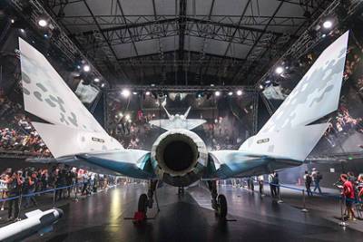 Денис Мантуров - В России объяснили название Су-75 - lenta.ru - Россия
