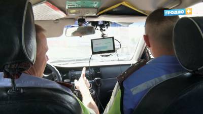 В Гродно сотрудники ГАИ проводят рейды по выявлению фактов неправильной парковки в городе (+видео) - grodnonews.by - Белоруссия