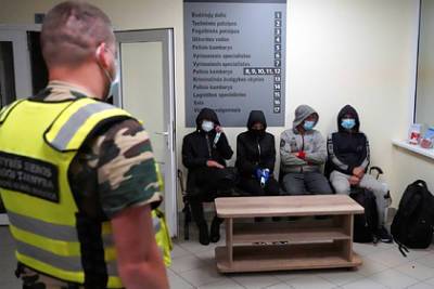 Гедрюс Мишутис - В Литве поймали рекордное число нелегалов - lenta.ru - Белоруссия - Ирак - Литва
