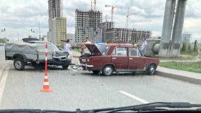 Из-за ДТП авто с прицепом перекрыло обе полосы на Харьковской в Тюмени - nashgorod.ru - Тюмень