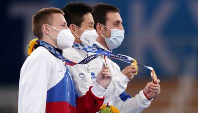 Артур Давтян - Денис Аблязин - Кореец Син Джи-хван — Олимпийский чемпион в опорном прыжке - sportarena.com - Россия - Китай - Южная Корея - Токио - Армения