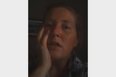 Женщина хотела заняться сексом с мужем, упала с кровати и осталась парализована - lenta.ru
