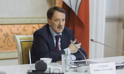 Алексей Гордеев - Кандидаты в депутаты от «ЕР» перед выборами поздравляют граждан со всеми подряд праздниками - og.ru - Россия - Воронеж