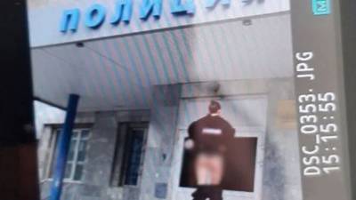 Валерий Горелых - Жительницу Екатеринбурга арестовали за фото с голыми ягодицами у отделения МВД - newizv.ru - Россия - Екатеринбург