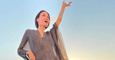 Анджелина Джоли - Босая Анджелина Джоли устроила фотосессию на венецианской крыше - focus.ua - Украина - Венеция