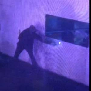 В Польше неизвестные подожгли мобильный пункт вакцинации. Видео - reporter-ua.com - Польша