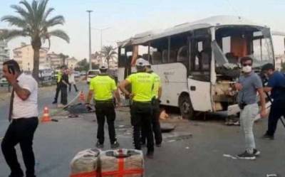 Три российских туриста погибли в ДТП с автобусом в Турции - govoritmoskva.ru - Россия - Турция - Манавгат