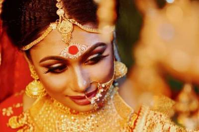 Звезда PornHub заманила девушек в порно и попала под арест - lenta.ru - India