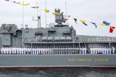 МИД Испании запретил двум российским кораблям зайти в порт - lenta.ru - Россия - Англия - респ. Алтай - Испания - Гибралтар - Мадрид