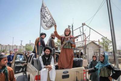 Джо Байден - США планируют нанести точечные авиаудары по захваченной талибами военной технике - lenta.ua - США - Украина - Афганистан - county Black Hawk - Талибан