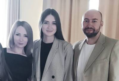 Семья из Новополоцка — мама, папа и старшая дочь — поступила в университет культуры - naviny.by - Белоруссия - Витебск