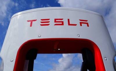Илон Маск - Компания Tesla разрабатывает человекоподобных роботов - echo.msk.ru