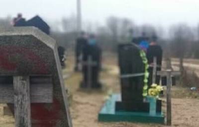 Не хотят жить на кладбище: под Одессой взбунтовались местные жители - politeka.net - Украина - Одесса - Одесская обл.