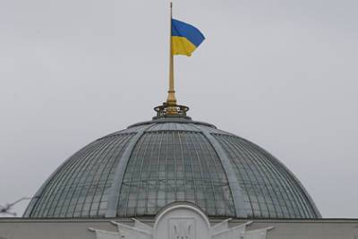 Нестор Шуфрич - В Раде выступили против закрытия телеканала за высказывания о войне в Донбассе - lenta.ru - Украина