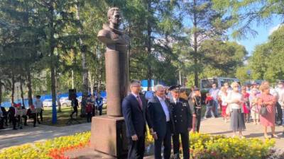 В аэропорту Новокузнецка установили бюст космонавта Бориса Волынова - gazeta.a42.ru - Иркутск - Прокопьевск