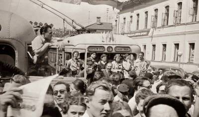 Встреча с будущим: в 1957 году в СССР узнали, что такое джинсы и рок-н-ролл - newizv.ru - Москва