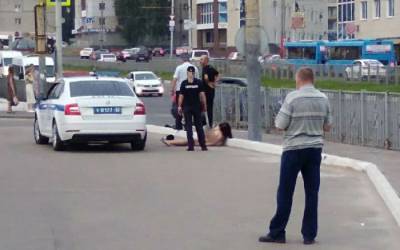 В Брянске раздевшуюся догола возле гипермаркета девушку нашли мертвой - rf-smi.ru - Брянск - район Бежицкий, Брянск