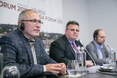 Михаил Ходорковский - М. Ходорковский в Литве призывает не называть выборы в Госдуму выборами - obzor.lt - Россия - Литва - Форум