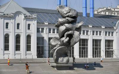 Иосиф Пригожин - Урс Фишер - Пригожин назвал новую скульптуру в центре Москвы памятником дерьму - govoritmoskva.ru - Москва - Швейцария