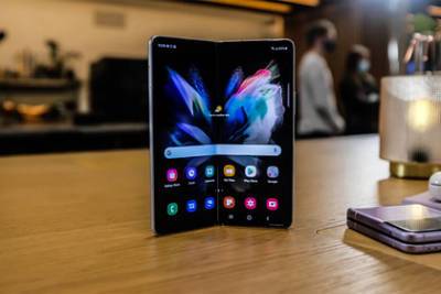 Названа стоимость ремонта смартфона Samsung за 170 тысяч рублей - lenta.ru - Россия - США
