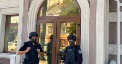 Полиция обыскала горсовет Запорожья и салон красоты советницы мэра Натальи Зайченко - delo.ua - Украина - Запорожская обл. - Запорожье