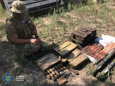 СБУ за сутки нашла пять тайников со взрывчаткой и гранатами в Киевской, Луганской и Николаевской областях - gordonua.com - Россия - Украина - Крым - Киевская обл. - Луганская обл. - Николаевская обл. - Донецкая обл.