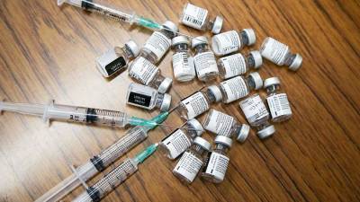 Вакцину Pfizer полностью одобрят в США 23 августа - iz.ru - США - New York - Израиль - New York