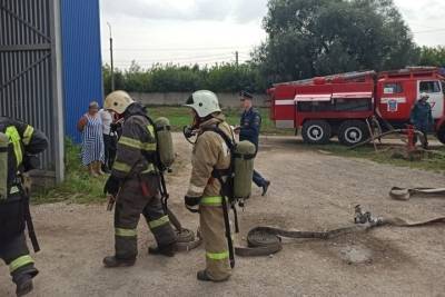 На мебельном производстве в Донском работали пожарные - tula.mk.ru - Тульская обл.