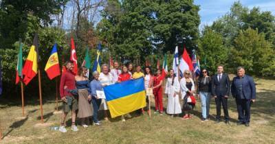 В Киеве высадили Аллею Независимости Украины (ФОТО) - dsnews.ua - Украина - Киев - Экология