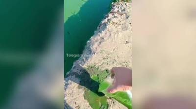Воронежцы сняли на видео эксперимент с кислотно-зелёным водохранилищем - vestivrn.ru - Воронеж